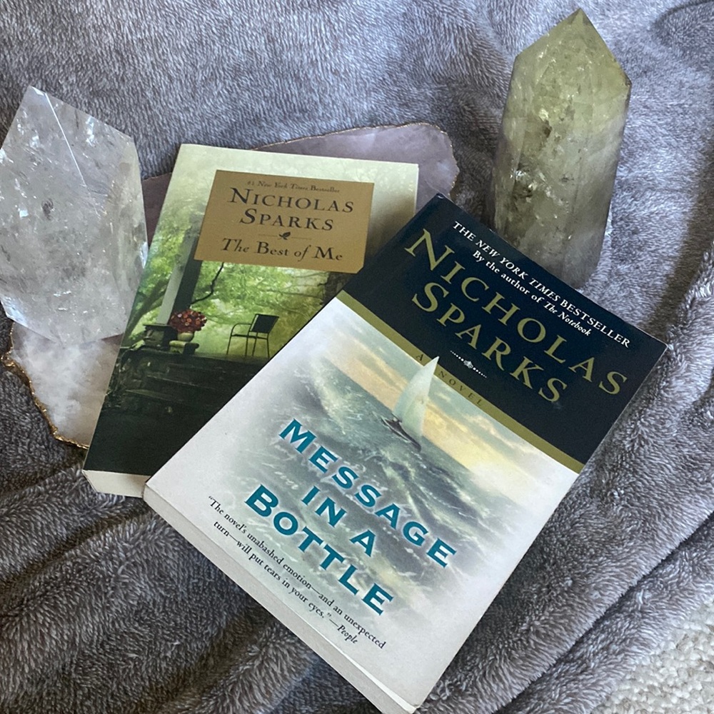 2 pc book set of Nicholas Sparks Novels